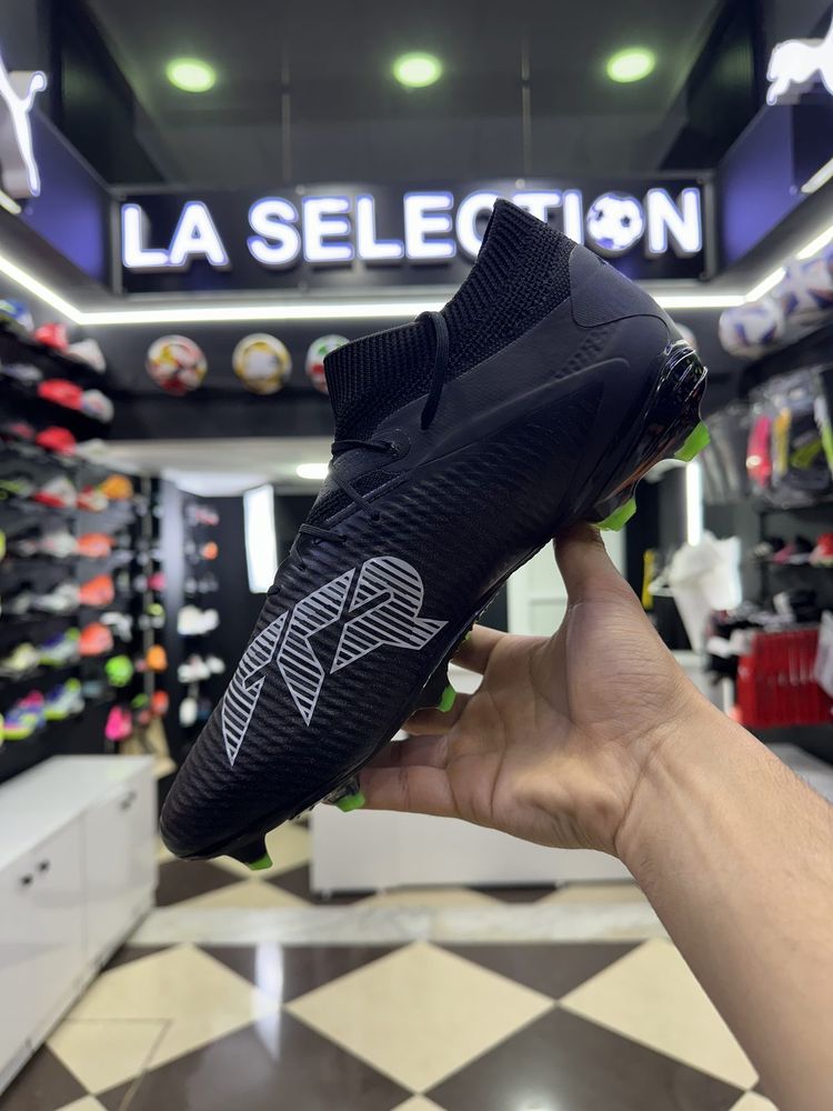 FUTUR 8 LEAGUE FG AG